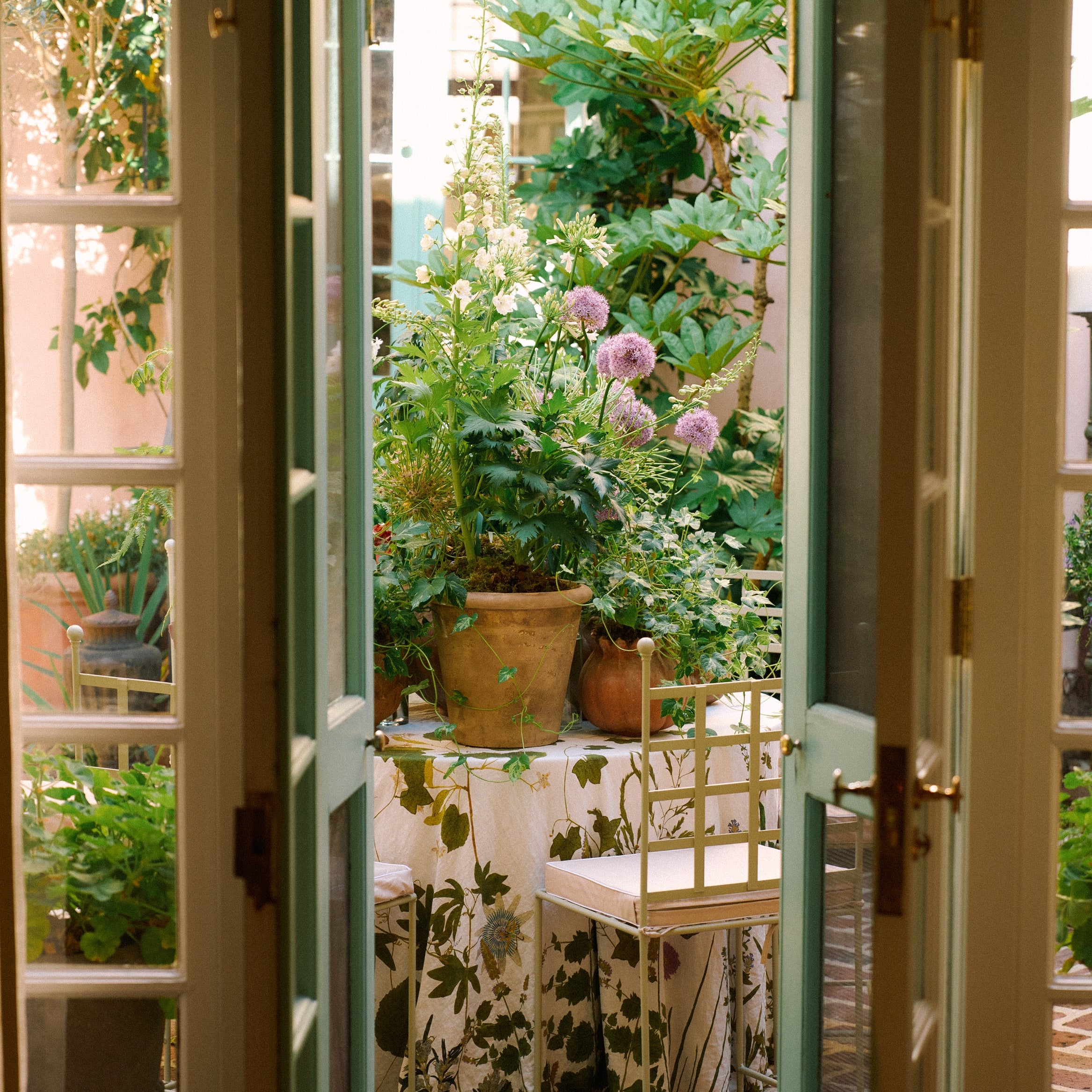Herb Garden Linen Round Tablecloth
