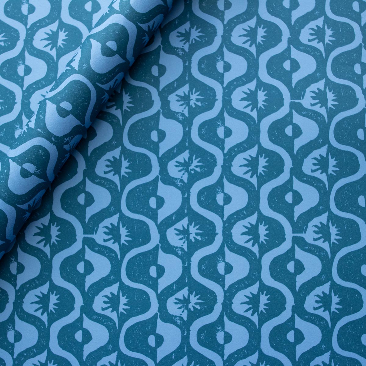 Patterned Paper Medallion by Peggy Angus