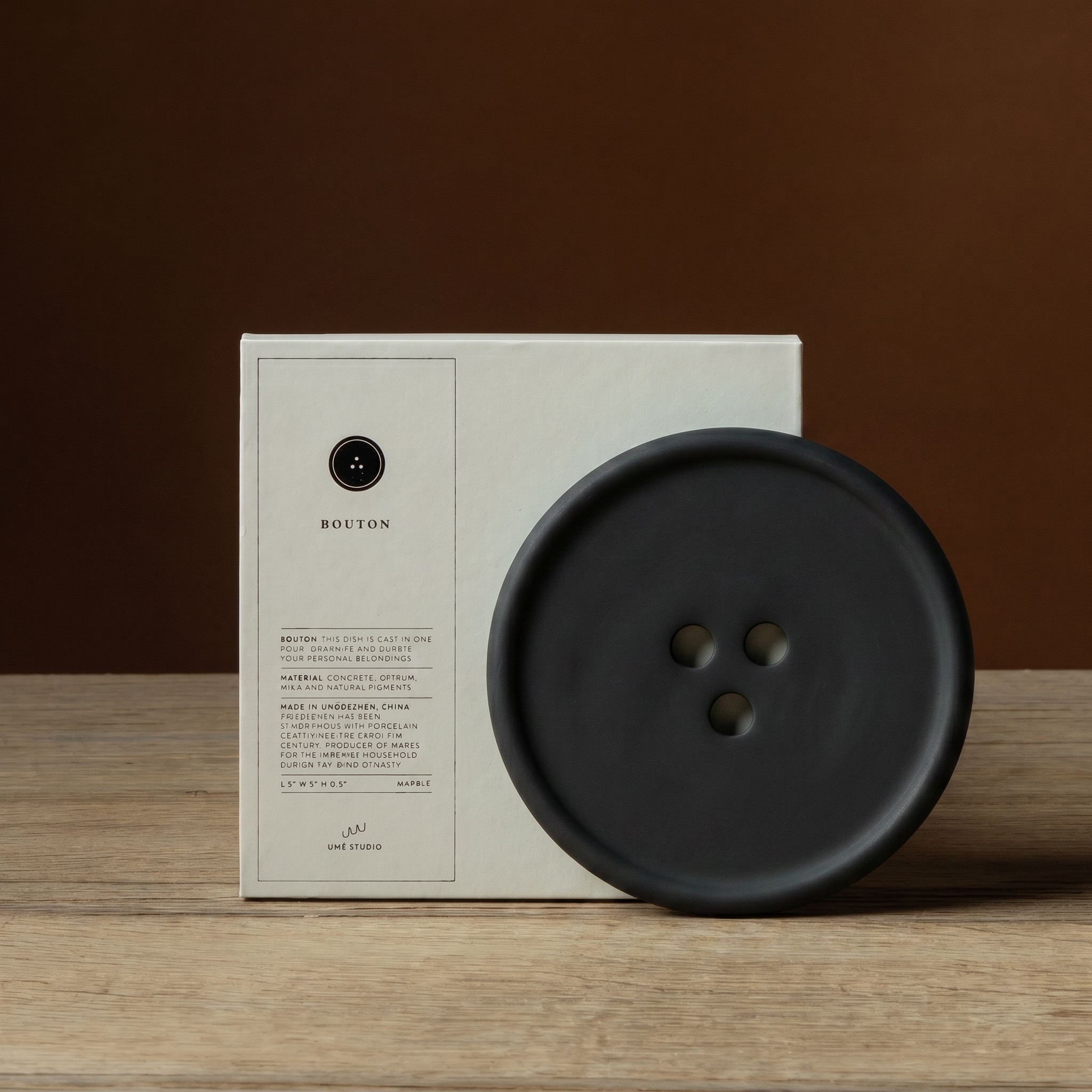 Bouton Dish in Black