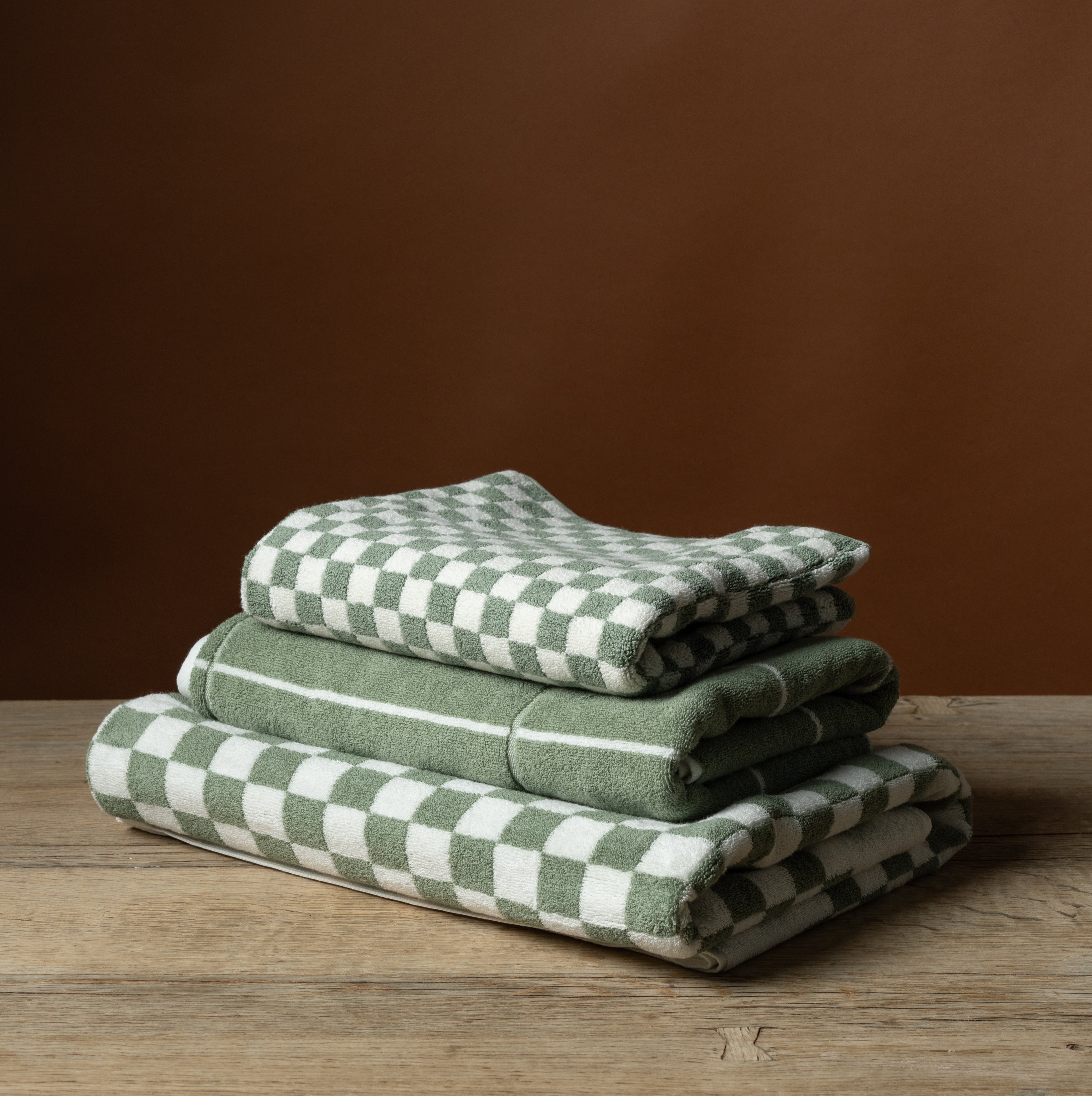 Roman Pool Towel in Sage & Chalk