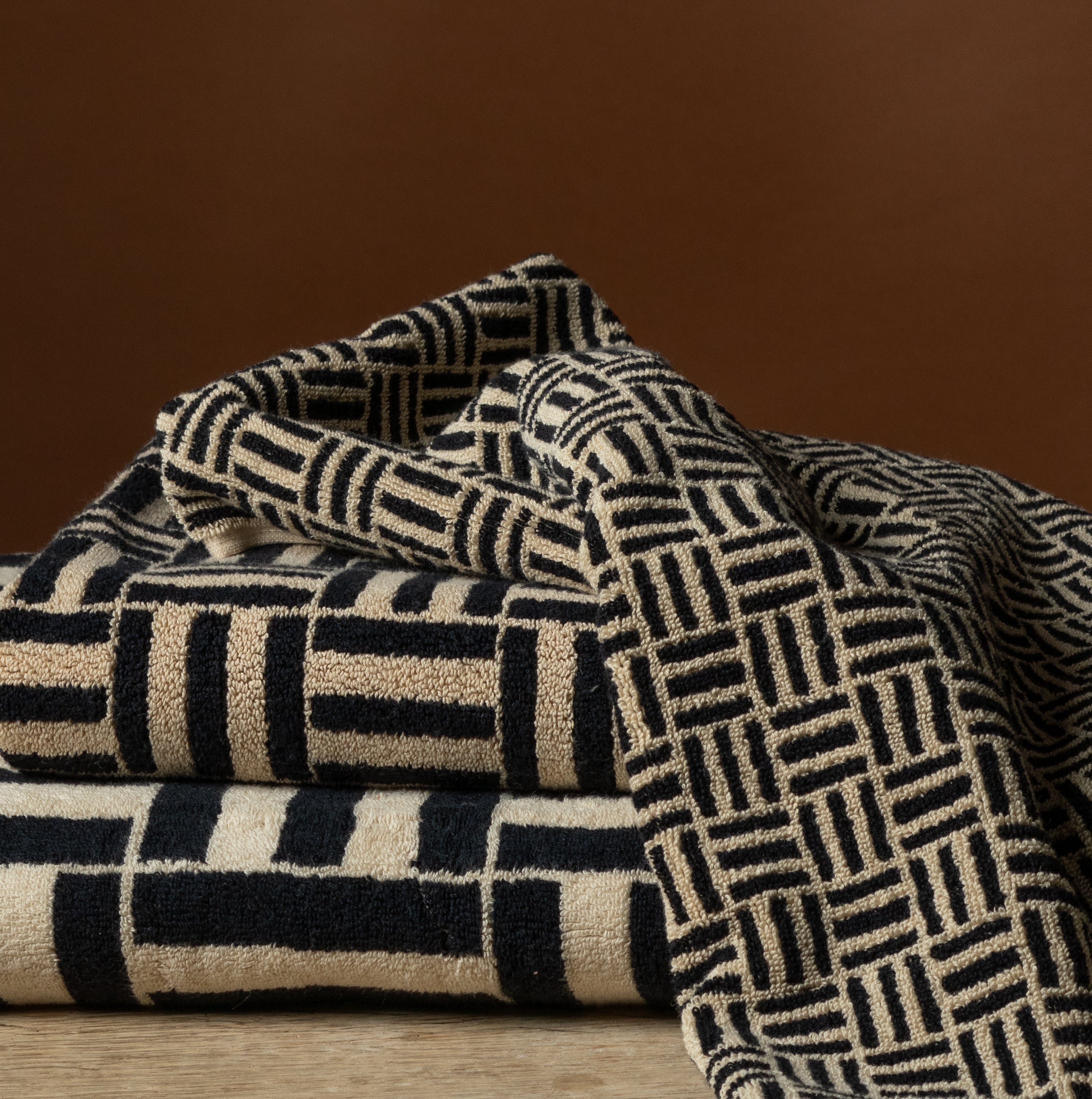Torrens Hand Towel in Sand & Noir
