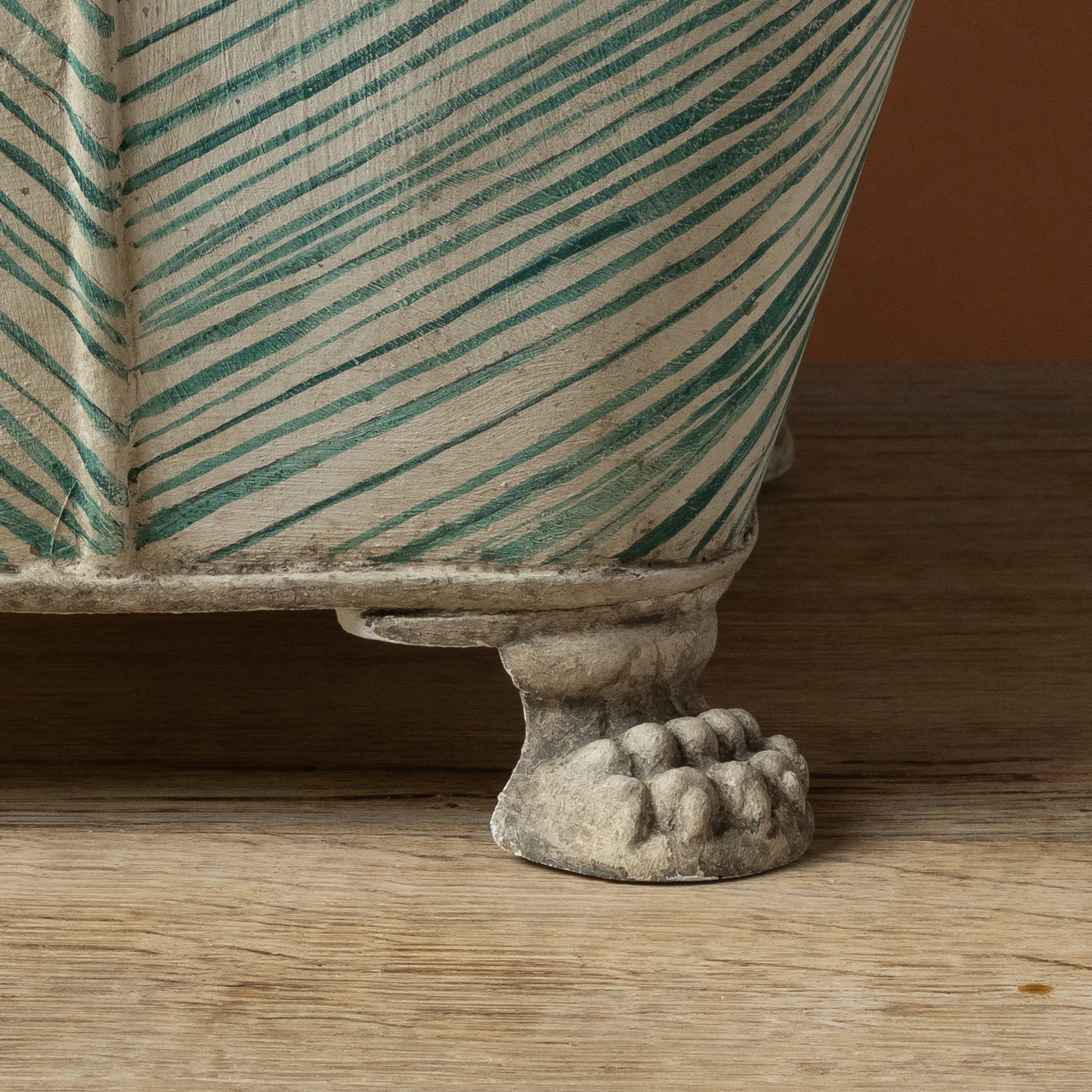 19th C. English Tole Covered Jardinière with Strié Finish