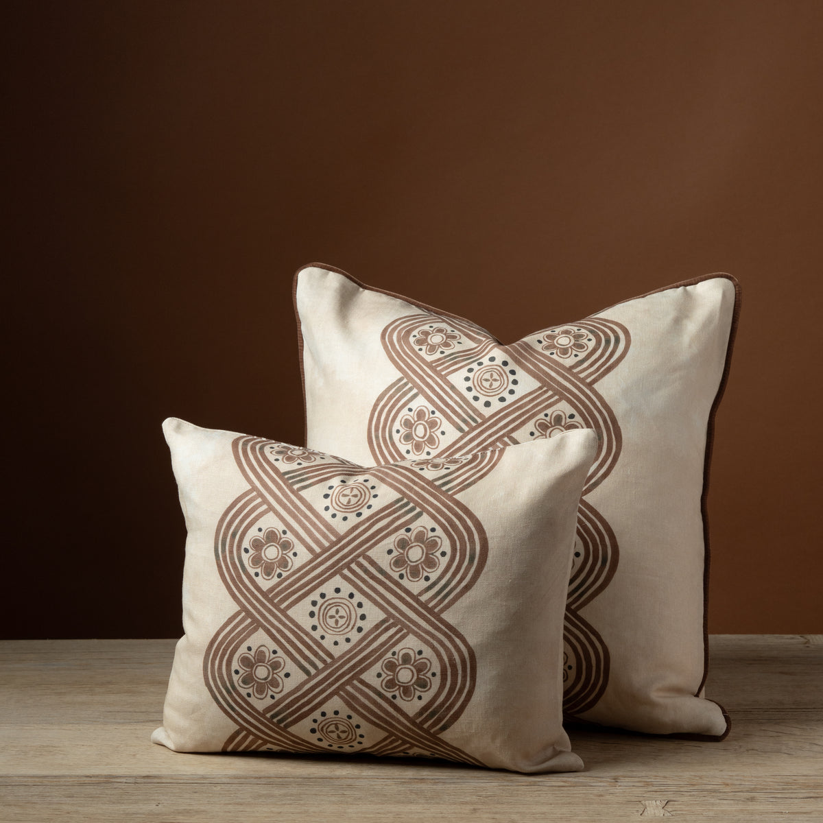Caryatid Braid Pillow in Papyrus