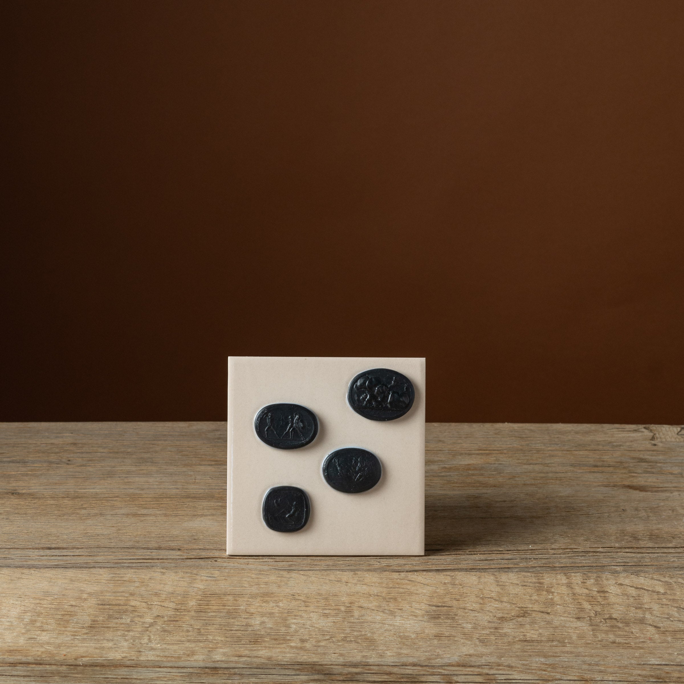 Nero Cameo Trivet