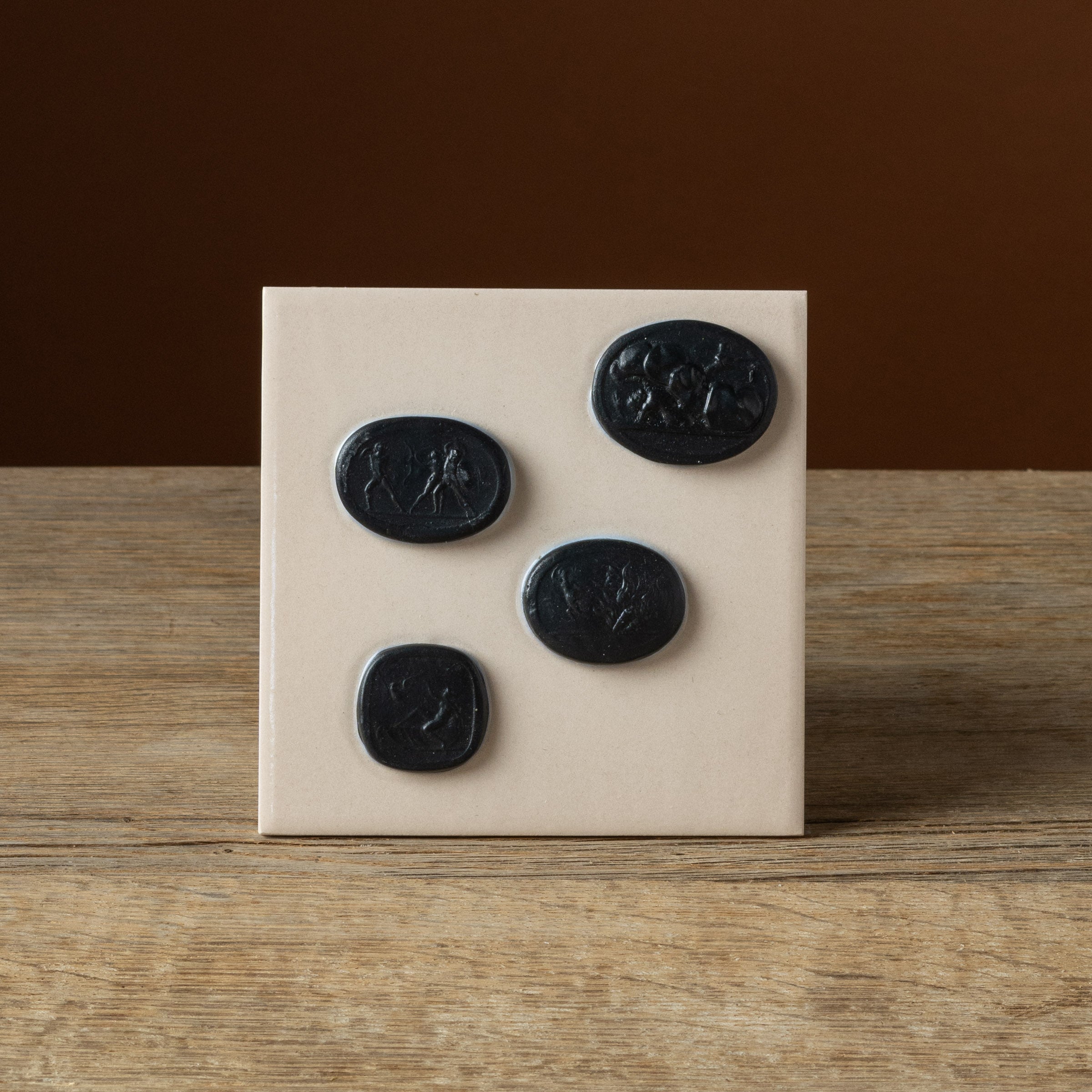 Nero Cameo Trivet
