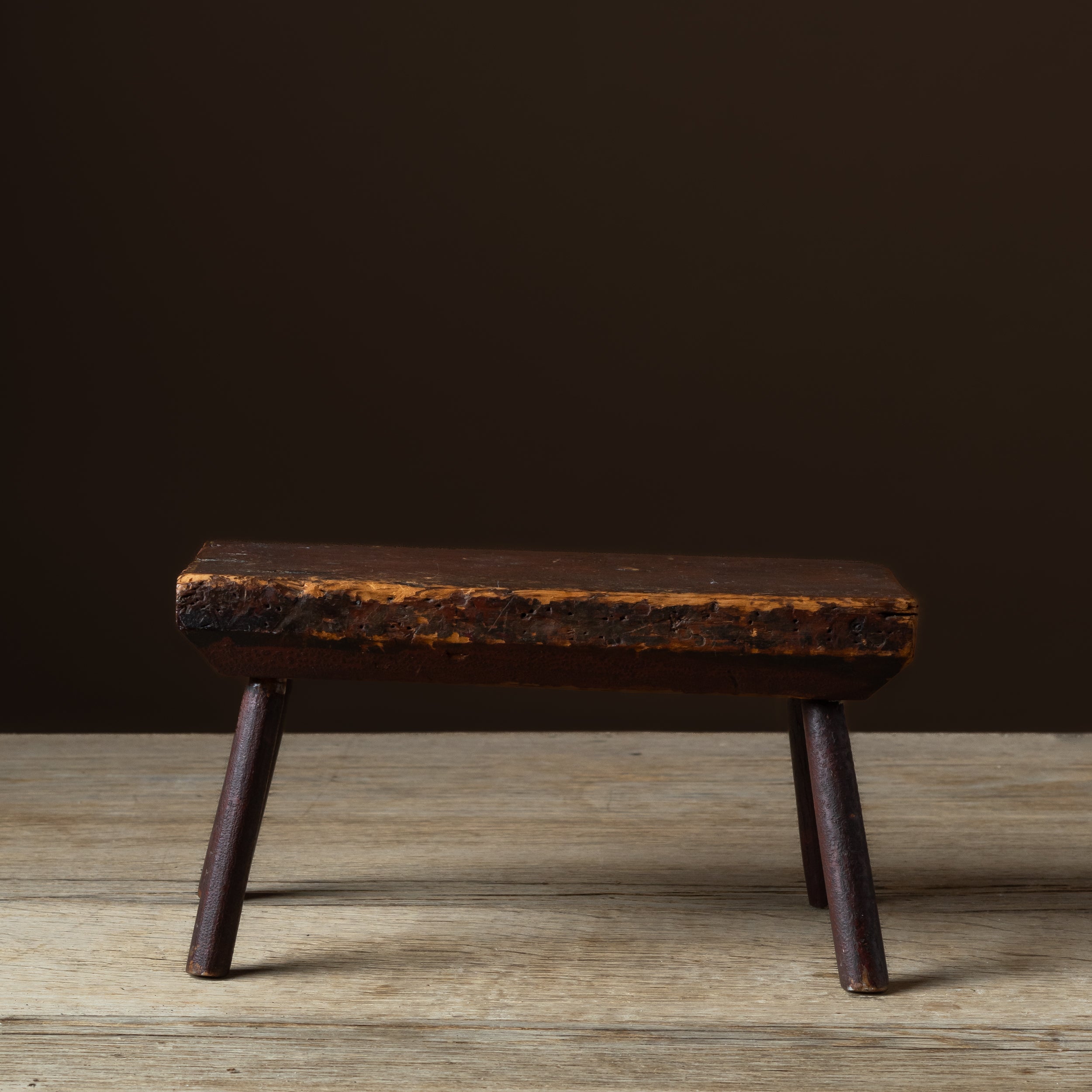 American Country Diminutive Step Stool