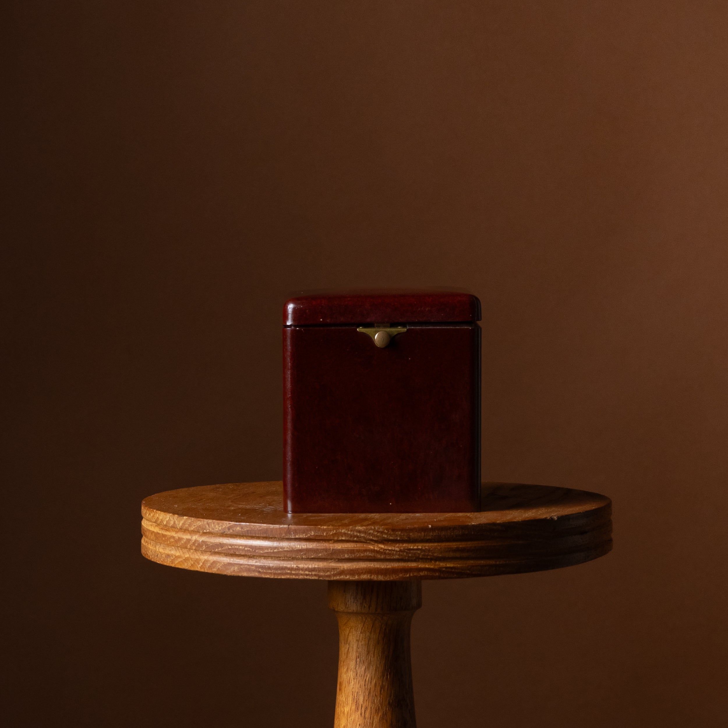 Cherry Burlwood Lidded Cigarette Dispenser