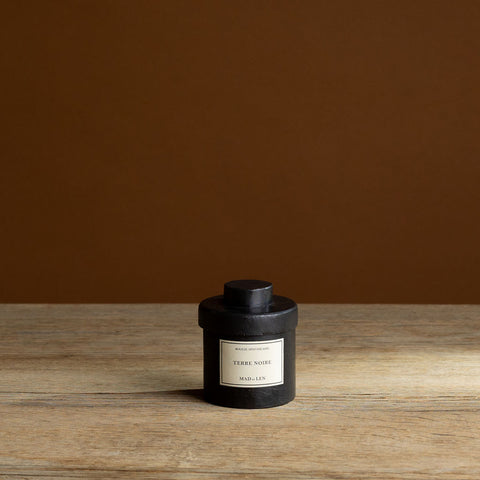 Apothicaire Candle Terre Noire