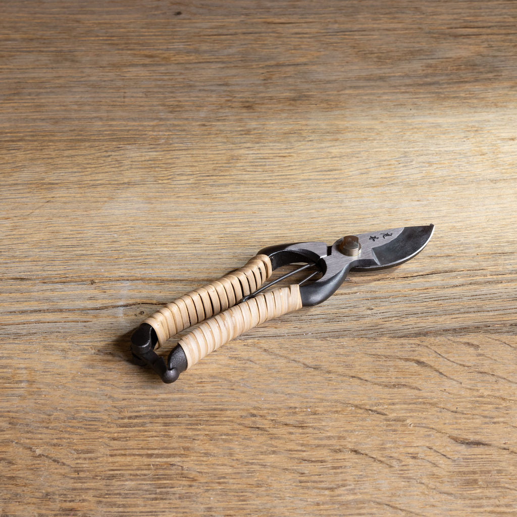 Niwaki Fujimaki Rattan Secateurs