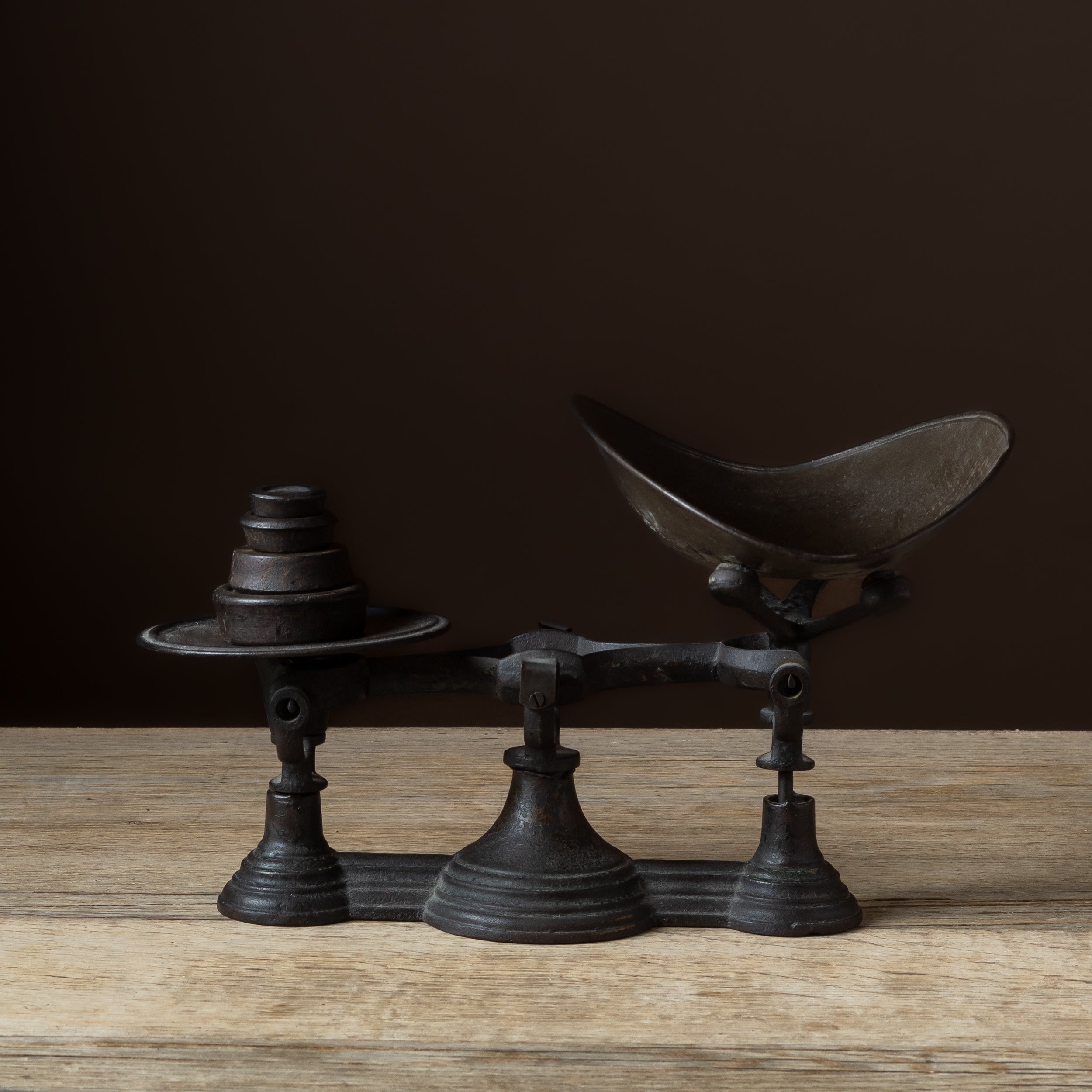 Early 20th-Century Cast Iron Balance Scale