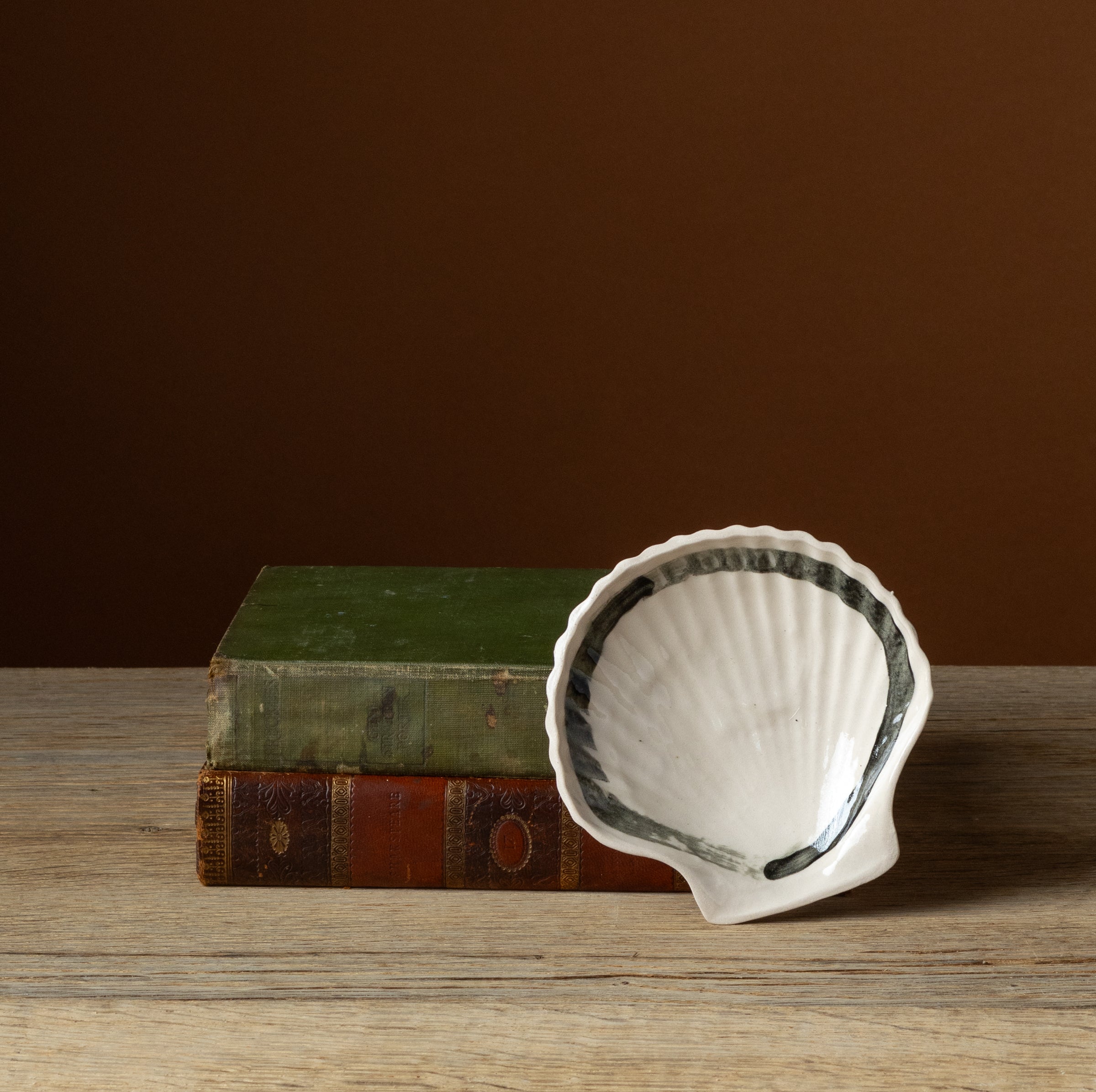 Earthstone Scallop Vassoio Shell