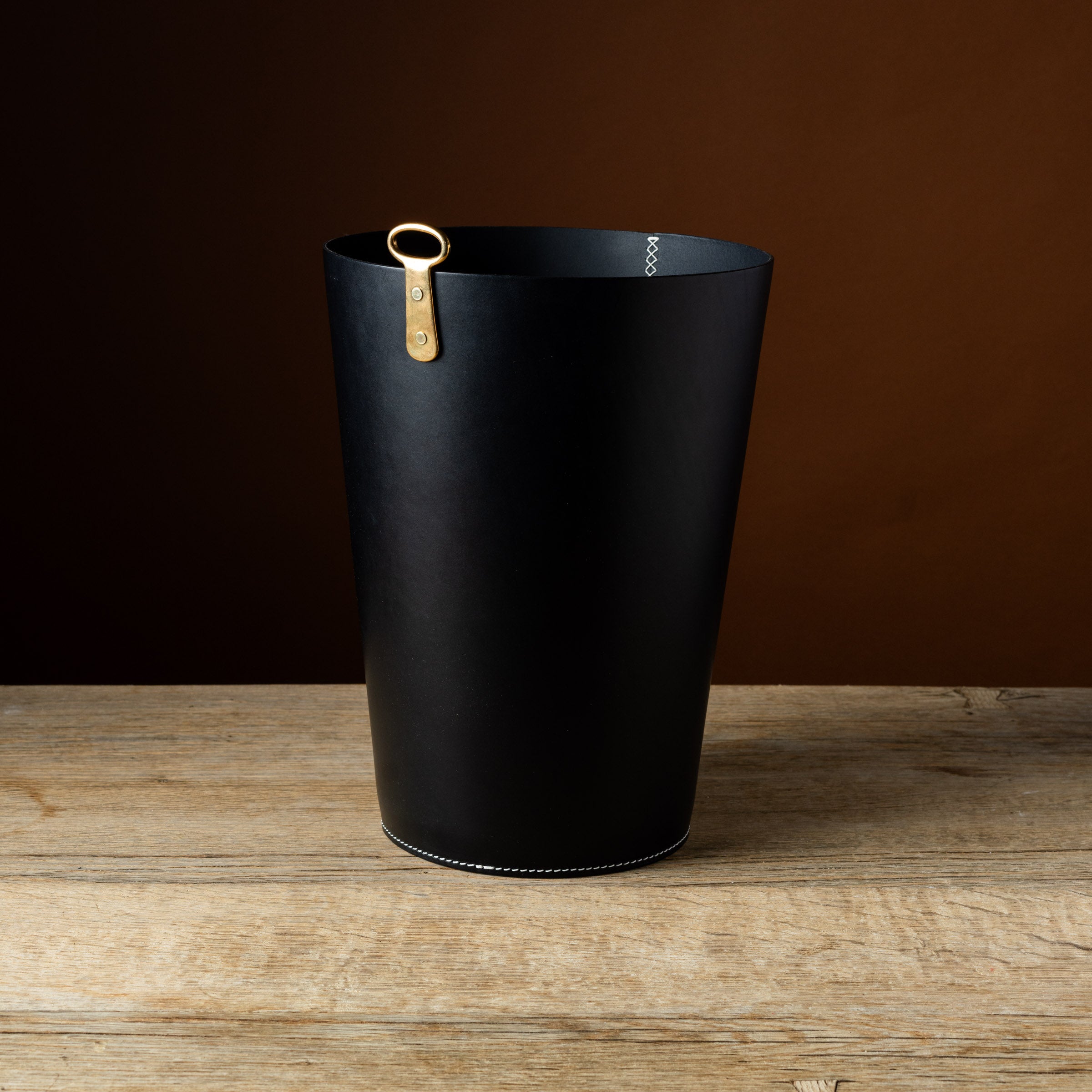 Otzi Eyelet Bin Black