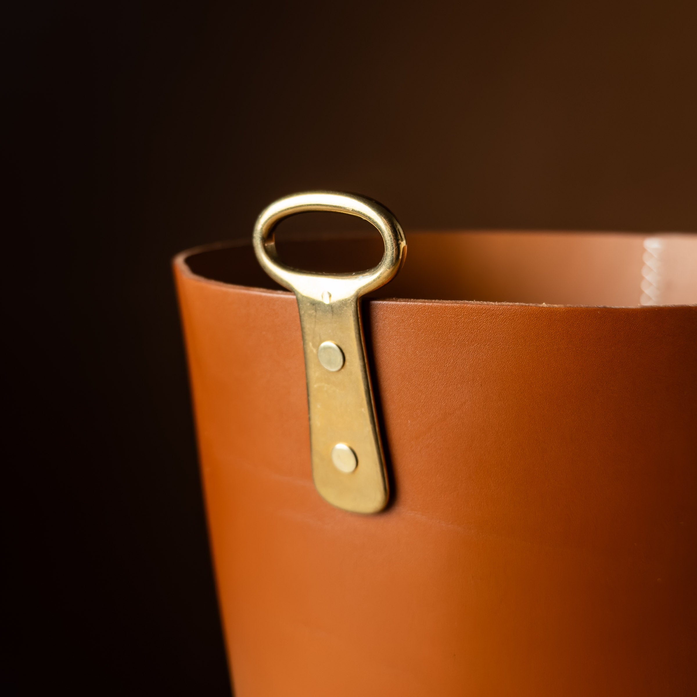 Otzi Eyelet Bin Dark Brown