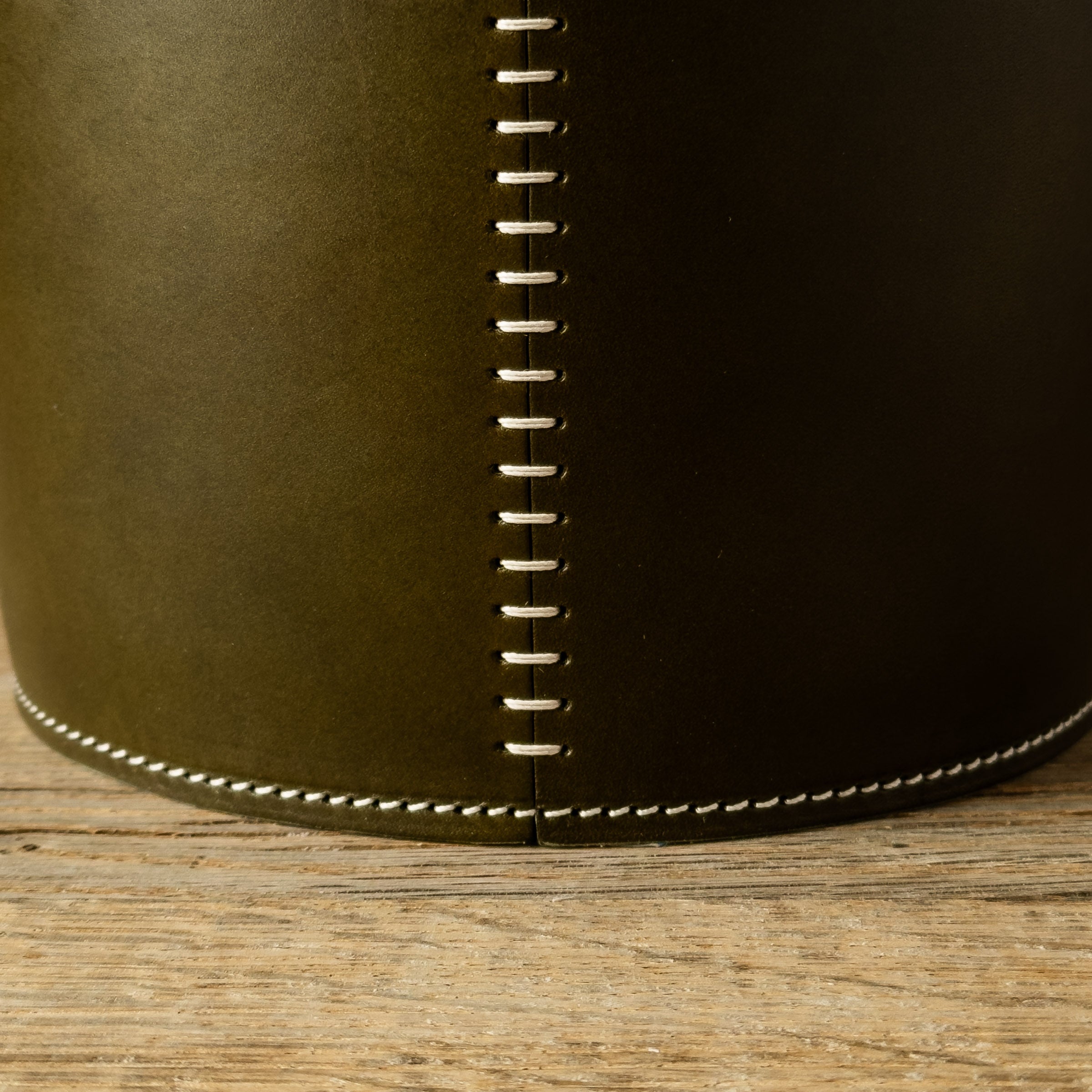 Otzi Eyelet Bin Racing Green